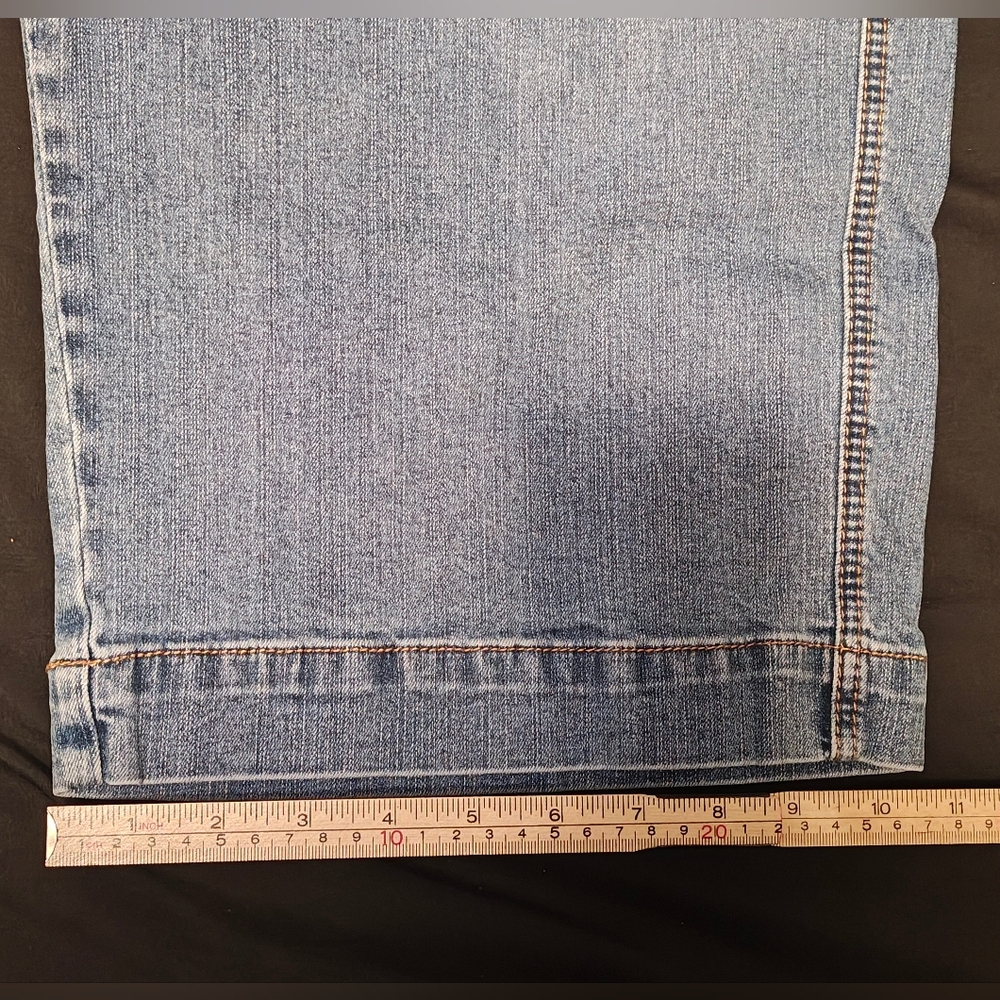 Torrid Button Fly Cropped Wide Leg Jeans Size 20 - Picture 8 of 12